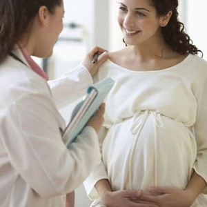 Phụ nữ mang thai có nên cấy ghép Implant không?